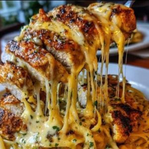 Spicy grilled chicken Alfredo pasta