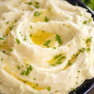 roasted-garlic-mashed-potatoes